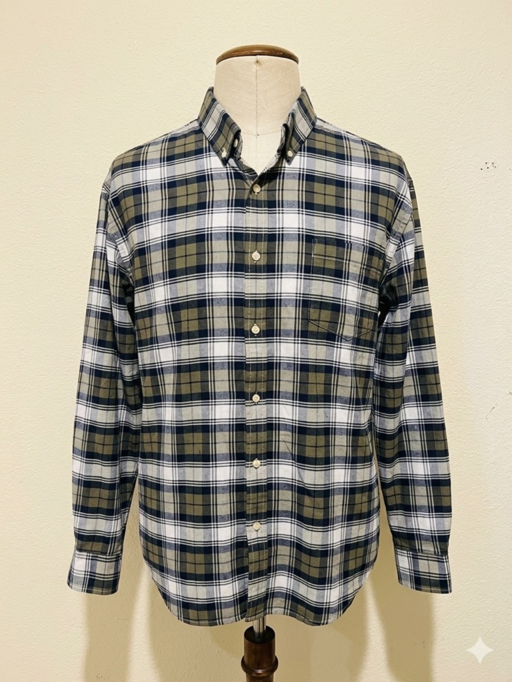 Men’s St. John's Bay Olive, Navy & White Plaid Button-Down Shirt XXL